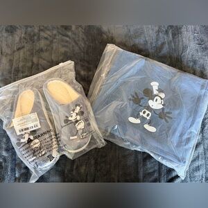 NIB Steam Boat Willy Slippers women’s 7.5 and Tote Set